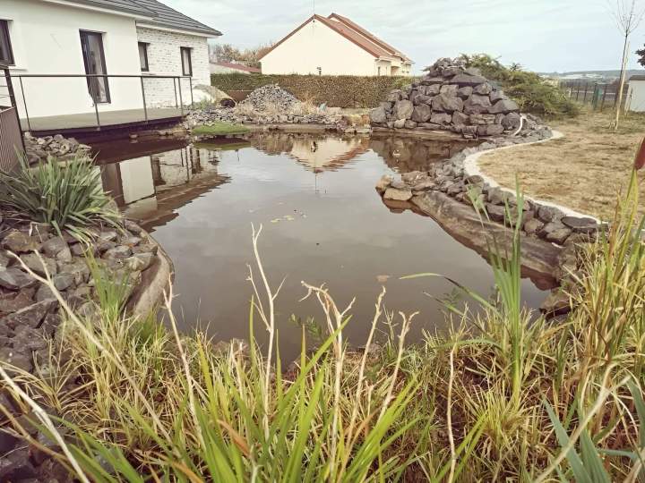 Bassin paysager près de Moulins