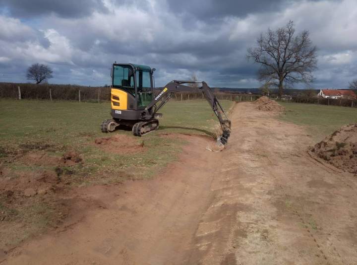 Excavation de tranchée près de Moulins